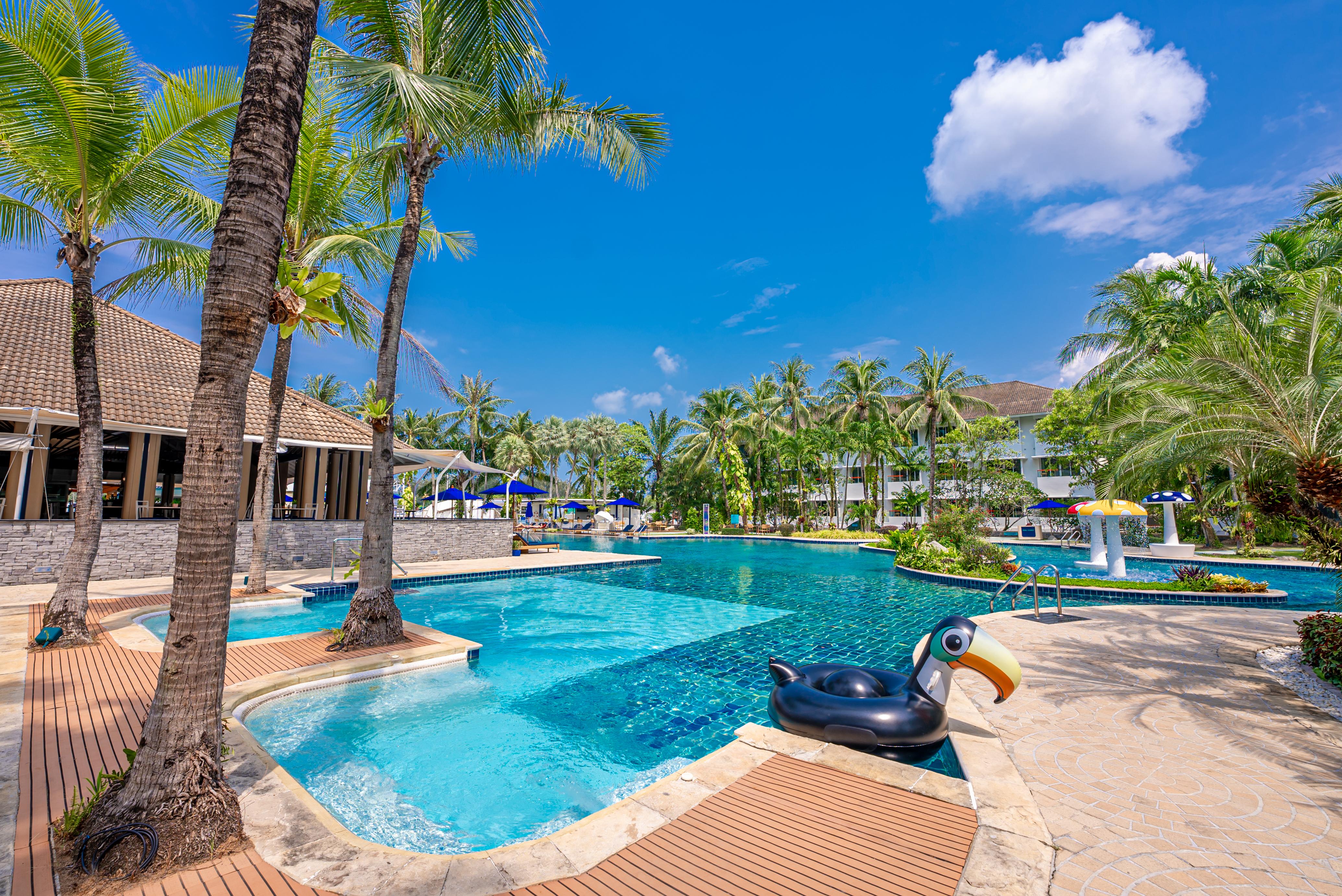 Nh Boat Lagoon Phuket Resort Exteriör bild